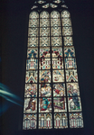 832930 Afbeelding van een glas-in-lood venster in de Kerk van O.L. Vrouw ten Hemelopneming (Biltstraat 123) te Utrecht.
